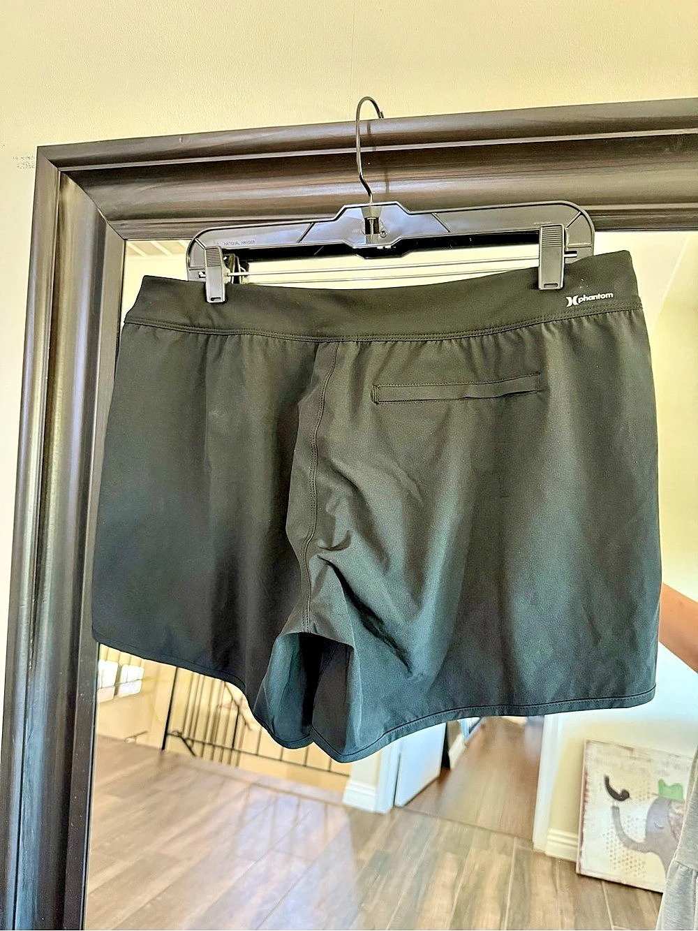 Hurley - Athletic Shorts in Black NWT - Large